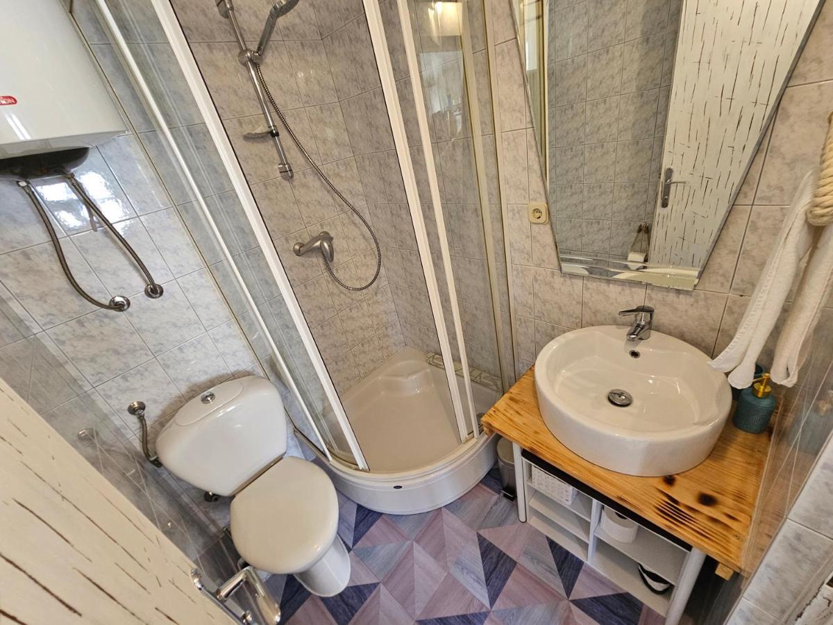 Studio Mare Fuori With Terrace Ровінь Екстер'єр фото